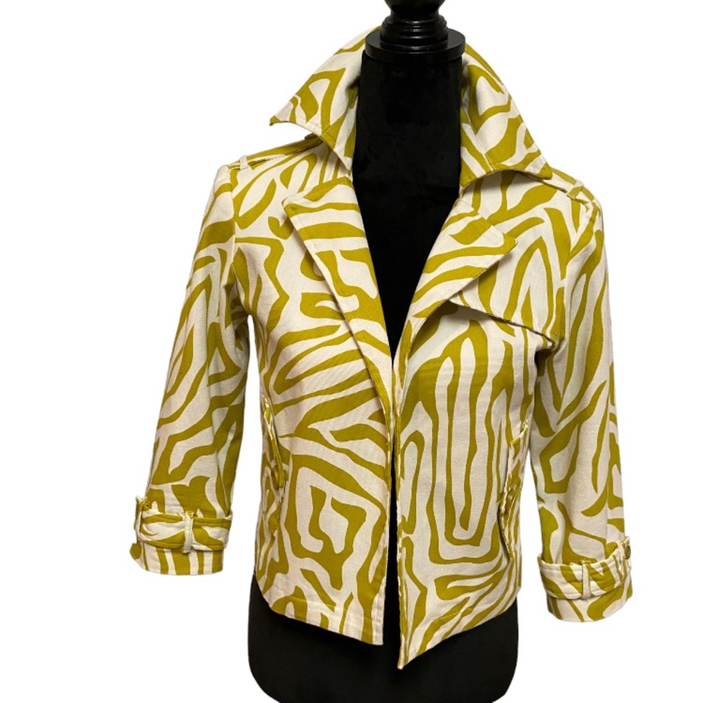 Transitions jacket size S sleeves 12” so possibly 3/4 on some. Amazing cond.